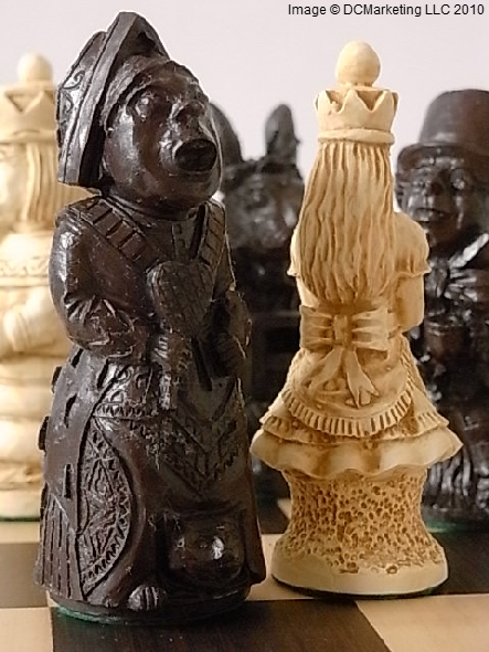 Alice v The Queen of Hearts Plain Theme Chess Set